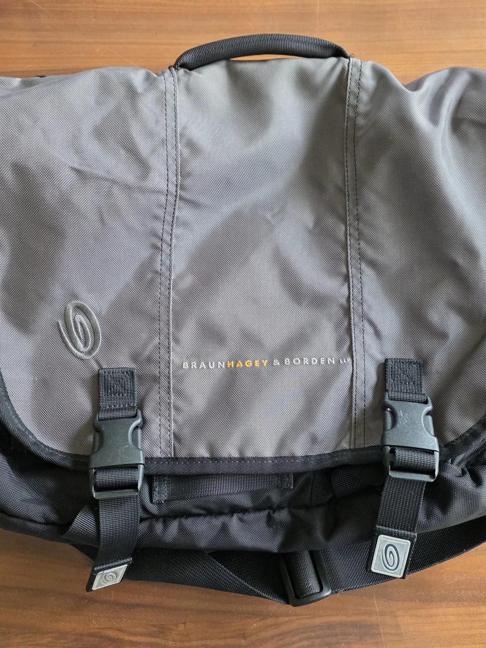 Timbuk2 Large Gray Black Messenger Padded Laptop Bag with Orange Rainfly